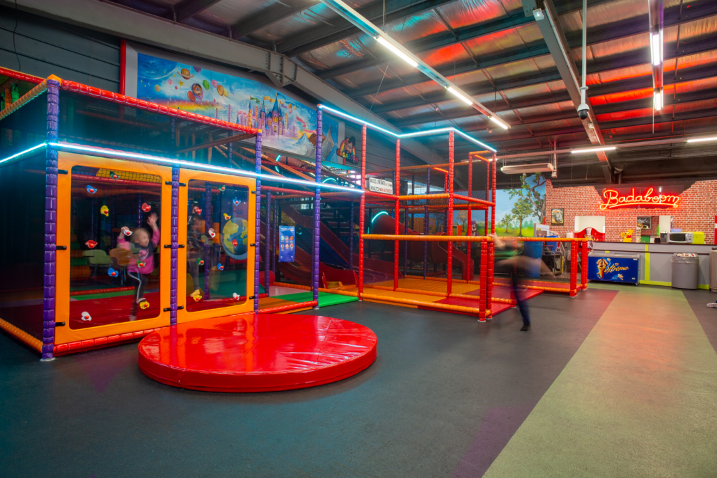 Badaboom ESPACES DE JEUX POUR ENFANTS DE 3 12 ANS